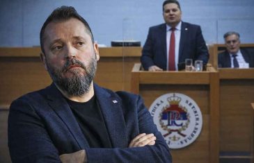 DRAGAN BURSAĆ ZA „SB“: To što planira vlast u RS-u neviđeni je skandal, plan je da sve bude završeno do kraja ove godine…