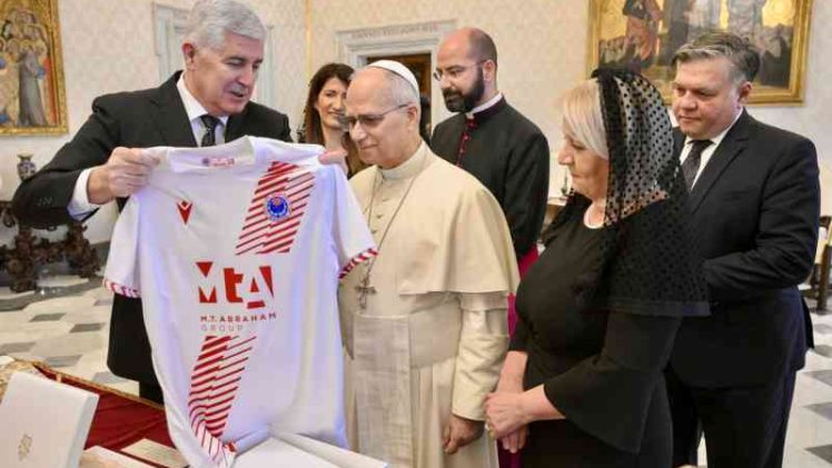 SAZNAJEMO: Vatikan ne podržava koncept “legitimnog predstavljanja” – Čovićeva predstava za javnost