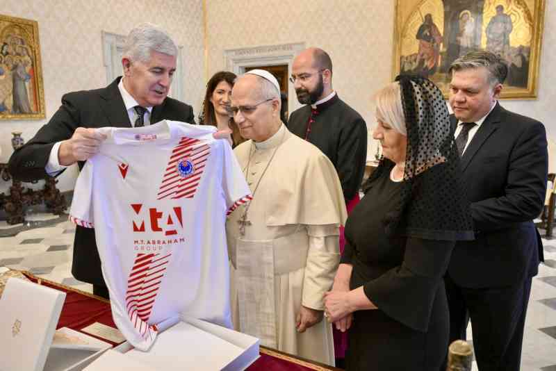 SAZNAJEMO: Vatikan ne podržava koncept “legitimnog predstavljanja” – Čovićeva predstava za javnost