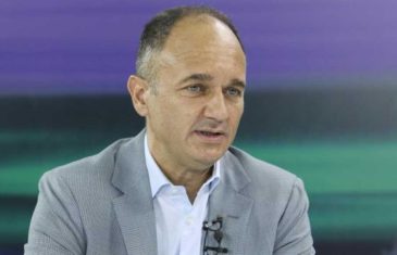 ZORAN VULETIĆ: “Većina Srba nikako da shvati da smo bili žrtve Miloševićeve politike, a ne Zapadne zavjere”