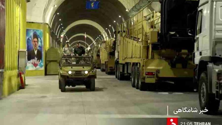 SPREMAJU SE ZA NAJGORE: Iran utvrđuje ključne otoke, kopa tunele…