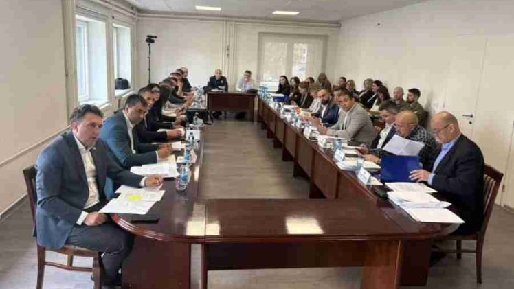 REPRESIJA U REŽIJI DODIKOVOG SNSD-a: Pitali o dilerima i zelenašima, pa završili u POLICIJI – Načelnik opoziciji šalje patrole?