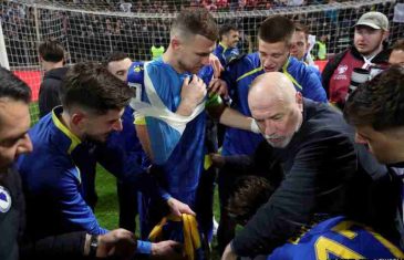 Zenički fudbalski ep, kosmička pravda, sabur i vođa iz Mostara