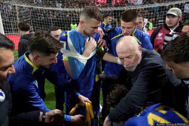 Zenički fudbalski ep, kosmička pravda, sabur i vođa iz Mostara