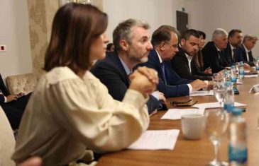 MIOKOVIĆ U ULOZI ŽRTVE: Evo kako sarajevska Trojka pretvara svaki skandal u priču o progonu i mračnim koalicijama…