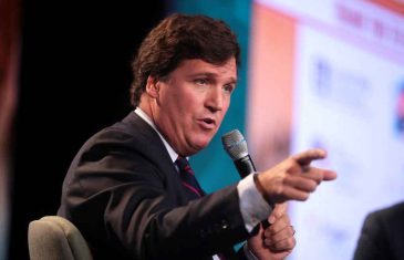 Carlson Tucker – Agresija protiv Irana je kraj američkog carstva…