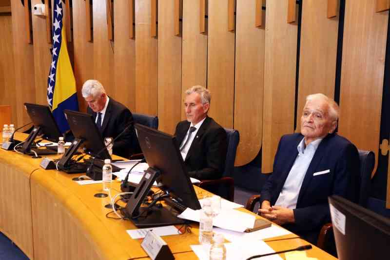 69 poza aktuelne vlasti: Milion pokušaja da se demonstrira sila