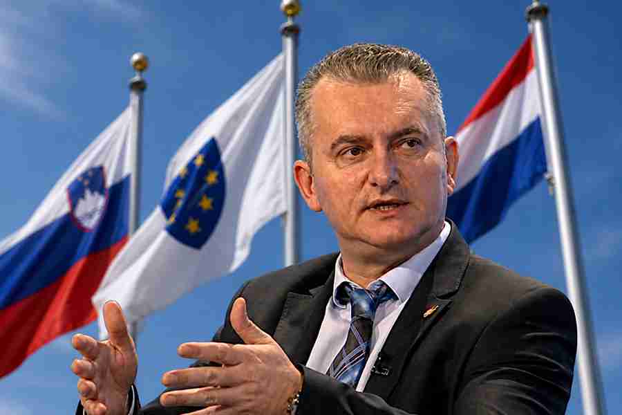 DOK MARIO KARAMATIĆ PODIŽE TENZIJE: Sve što lider HSS-a BiH zna o zastavi s ljiljanima, a neće da kaže…
