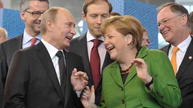 VELIKI PREOKRET NA EVROPSKOJ SCENI: Angela Merkel gura novi plan, sve je jasnije i koga Evropa treba poslati oči u oči s Putinom!