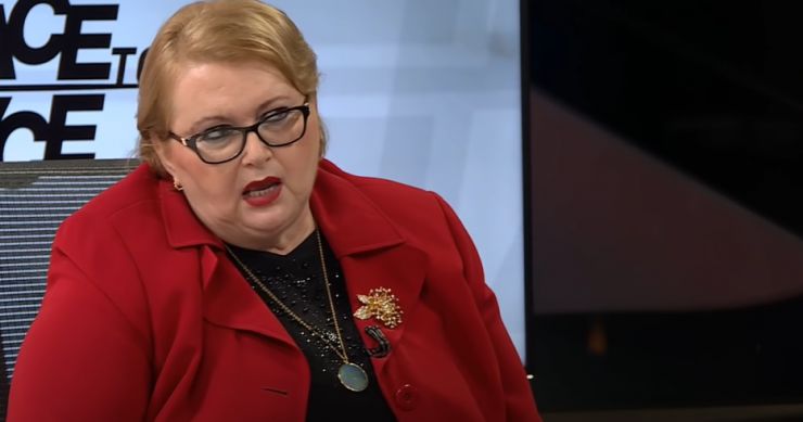 Bisera Turković se opet nameće kao štetočina za SDA. Dok se Izetbegović pokušava vratiti Amerikancima, ona ga uporno gura Iranu