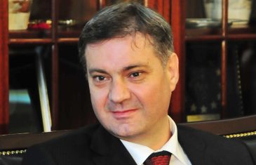 Denis Zvizdić u Politbirou: Dodikova karijera se gasi kao cigareta. Izetbegović mu je dao vještačko disanje i požalio