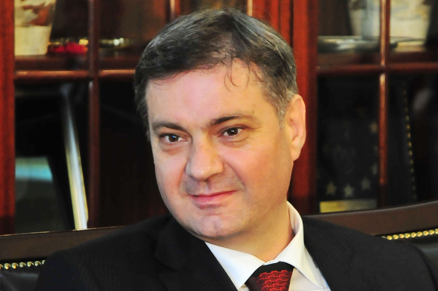 Denis Zvizdić u Politbirou: Dodikova karijera se gasi kao cigareta. Izetbegović mu je dao vještačko disanje i požalio Denis Zvizdić u Politbirou: Dodikova karijera se gasi kao cigareta. Izetbegović mu je dao vještačko disanje i požalio