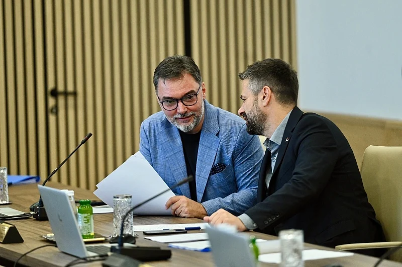 Nova blokada SNSD-a: Akt na kojem su radili predstavnici RS-a odjednom postao sporan zbog “prenosa nadležnosti” Nova blokada SNSD-a: Akt na kojem su radili predstavnici RS-a odjednom postao sporan zbog “prenosa nadležnosti”