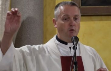 Propovijed hrvatskog svećenika zapalila mreže: ‘Nijedna žena ne bi trebala ući u brak bez posla i…